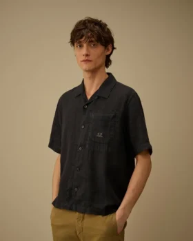 Chemise carrée à manches courtes en lin avec boutons
