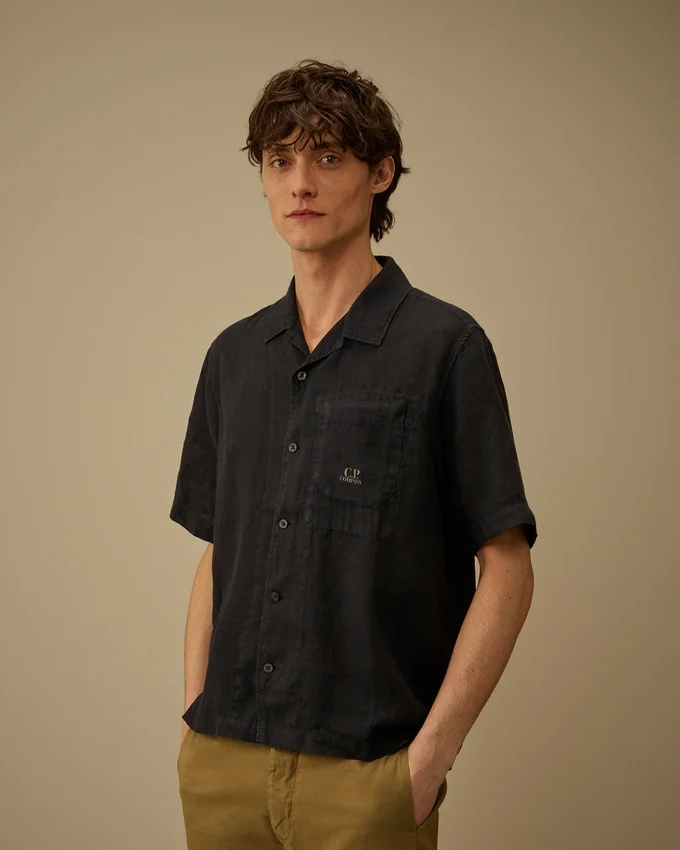 Chemise carrée à manches courtes en lin avec boutons