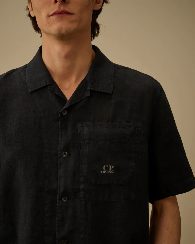 Chemise carrée à manches courtes en lin avec boutons
