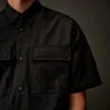 Chemise à manches courtes boutonnée en gabardine de la Metropolis Series