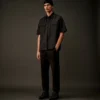 Chemise à manches courtes boutonnée en gabardine de la Metropolis Series