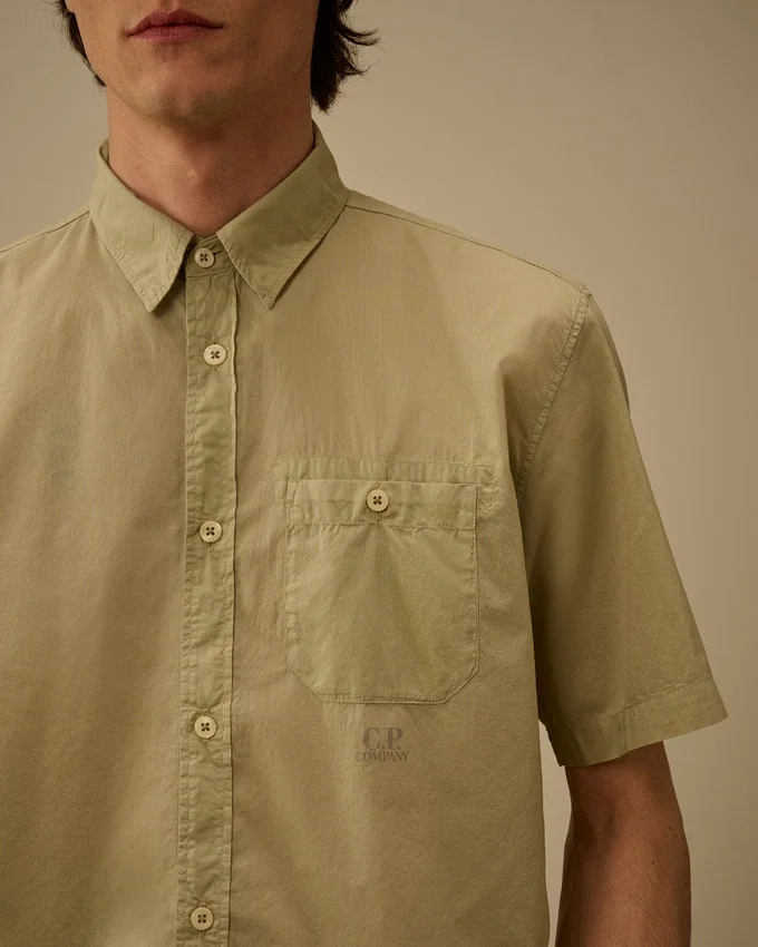 Chemise à manches courtes boutonnée en mussola léger
