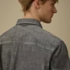 Chemise à manches courtes en chambray boutonnée