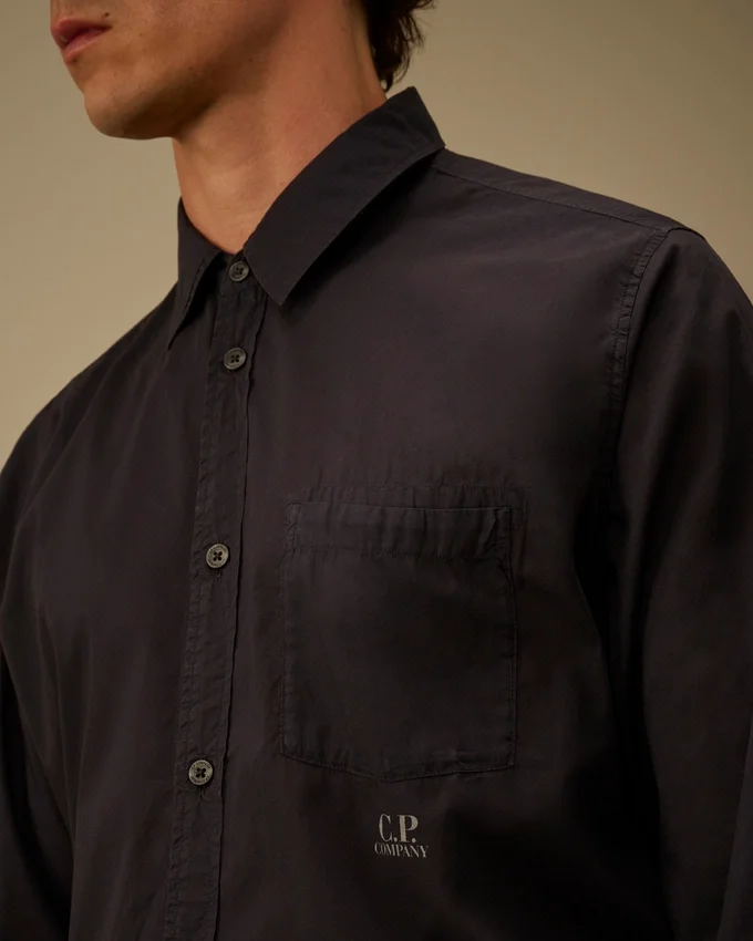 Chemise à manches longues boutonnée en mussola léger