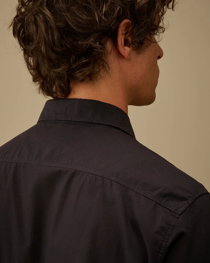 Chemise à manches longues boutonnée en mussola léger