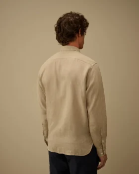 Chemise à manches longues en lin avec boutons