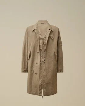 Manteau de voiture à coupe en queue de poisson en sergé