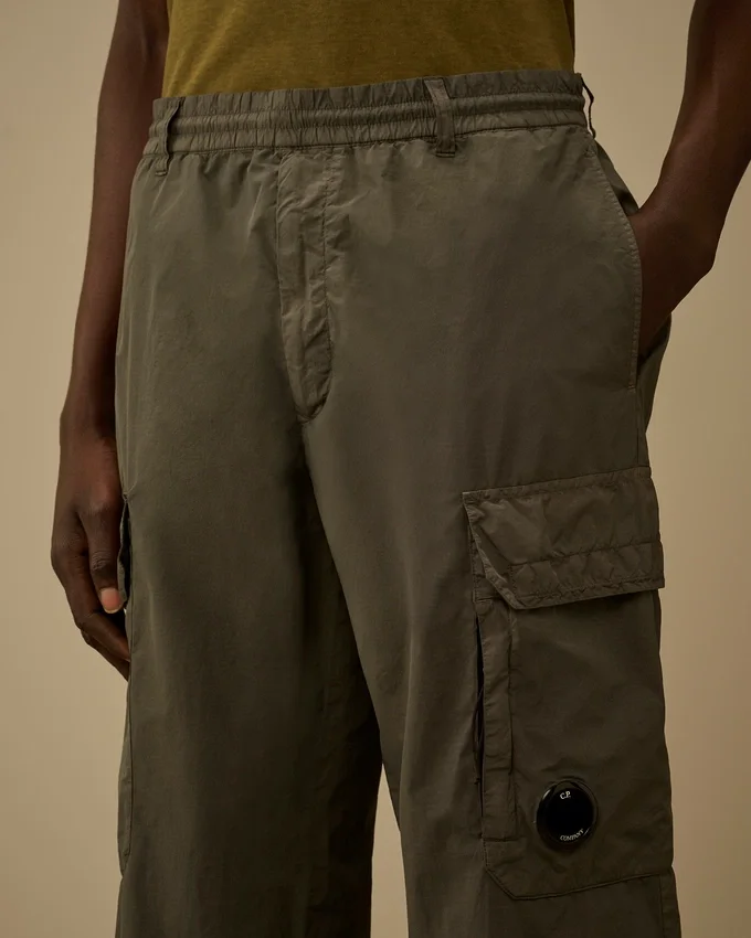 Pantalon cargo ample en Flatt Nylon avec motif « Lens »