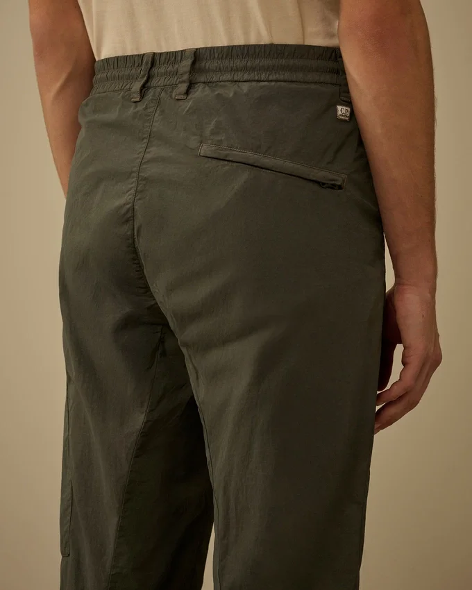 Pantalon cargo droit en Flatt Nylon