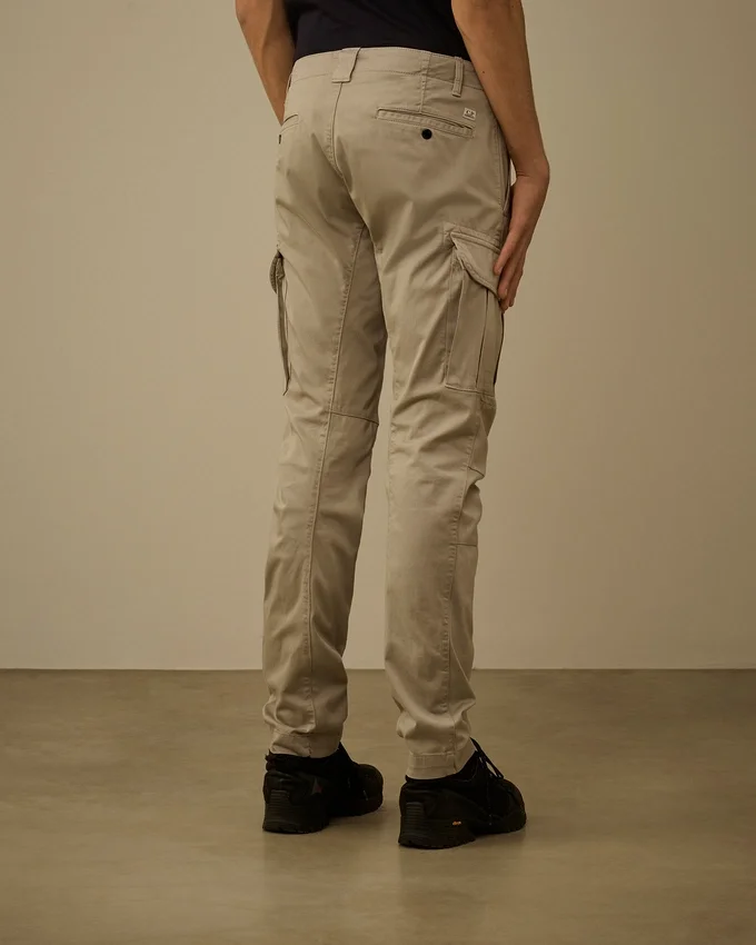 Pantalon cargo ergonomique en satin stretch avec Lens