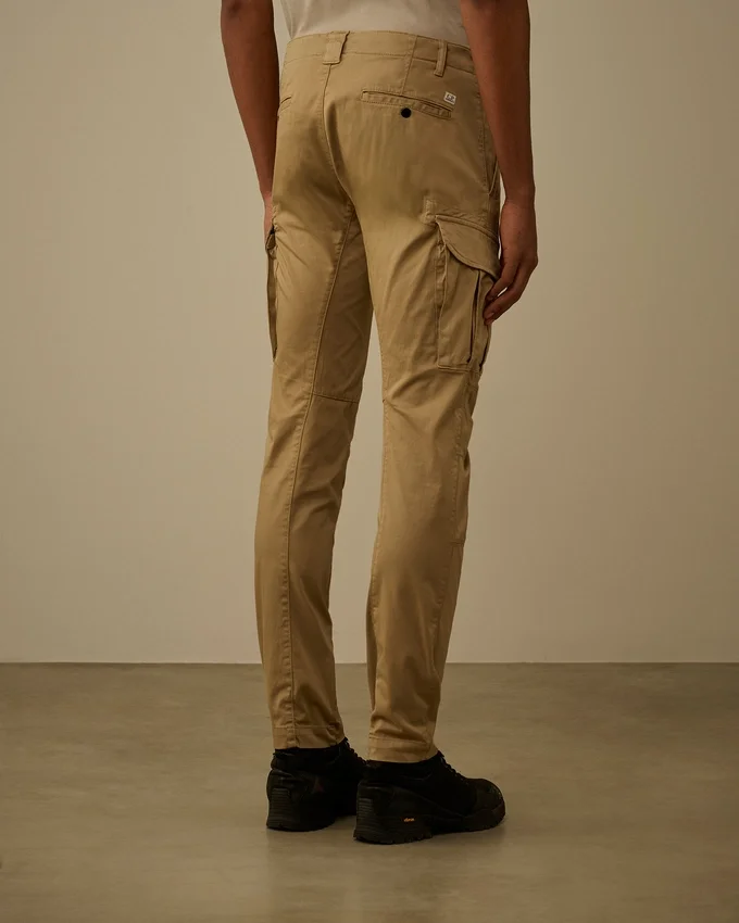 Pantalon cargo ergonomique en satin stretch avec logo