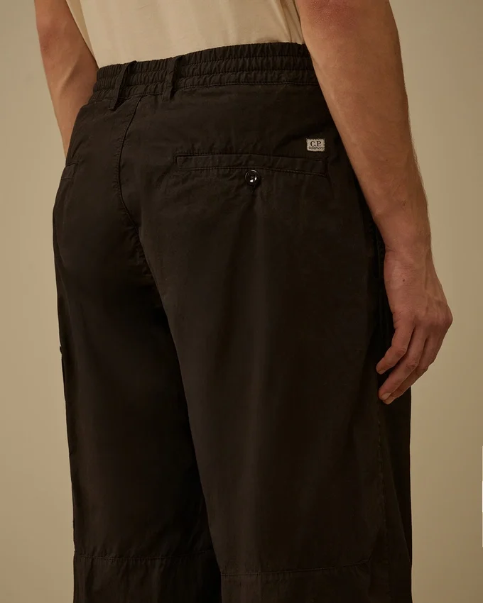 Pantalon cargo à jambes carrées et poches « Lens » en Micro-Reps