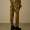 Pantalon cargo à poches arrondies ergonomiques en satin stretch