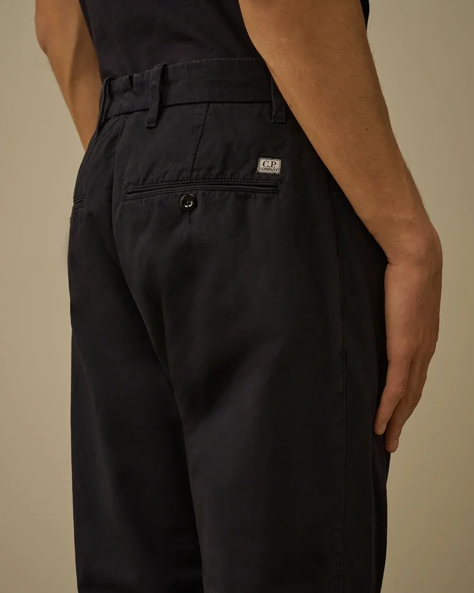Pantalon chino droit en gabardine de coton