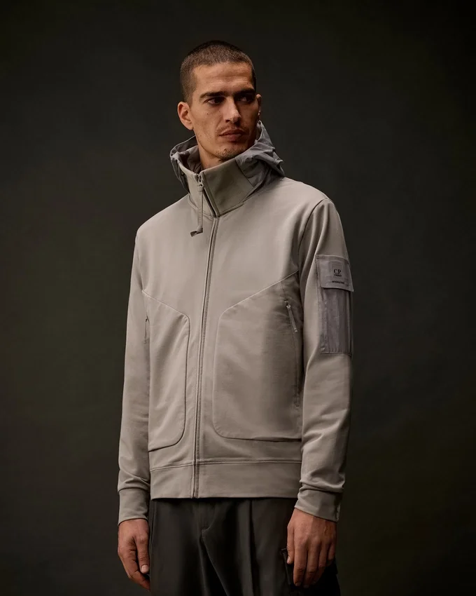 Sweat à capuche en polaire stretch de la Metropolis Series
