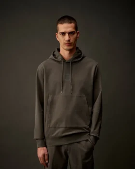 Sweat à capuche en polaire stretch de la Metropolis Series