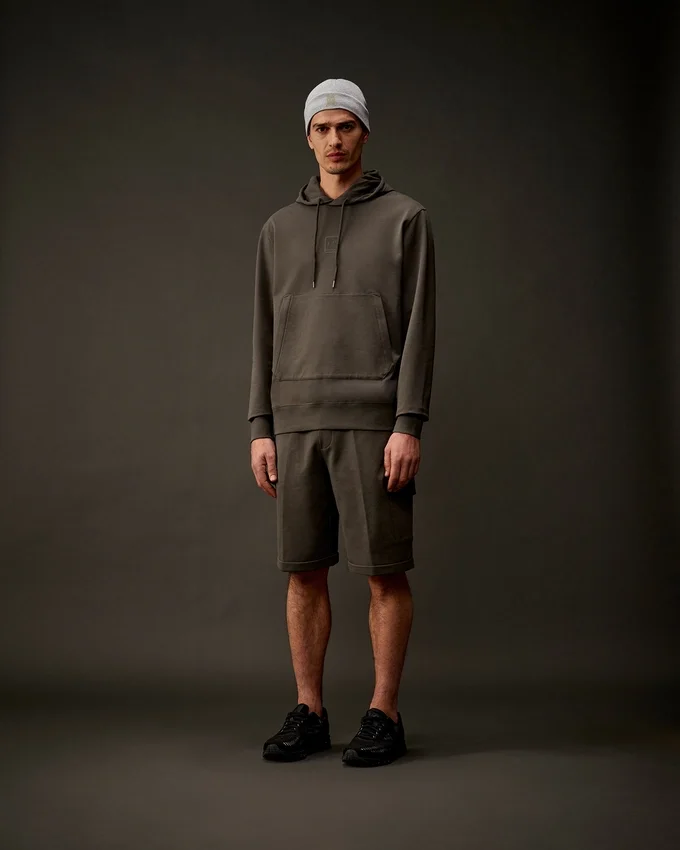 Sweat à capuche en polaire stretch de la Metropolis Series