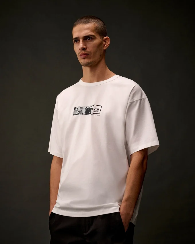 T-shirt à manches courtes en jersey mercerisé de la Metropolis Series avec broderie dans le dos