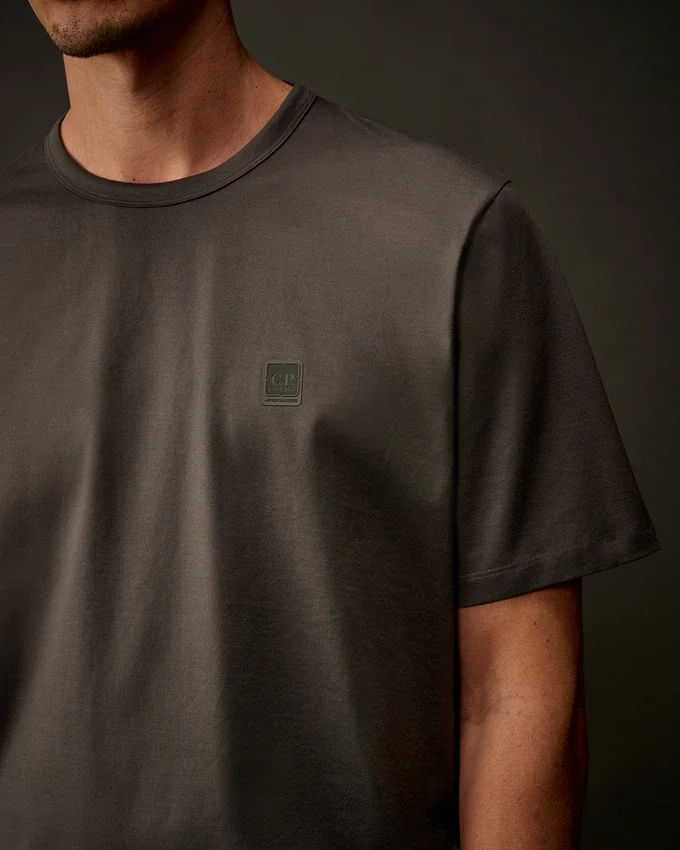 T-shirt à manches courtes en jersey mercerisé de la Metropolis Series avec logo sur la poitrine