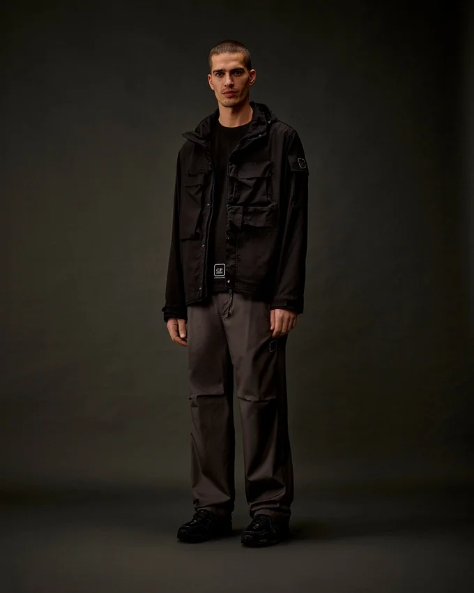 Veste à capuche pliable HyST de la Metropolis Series