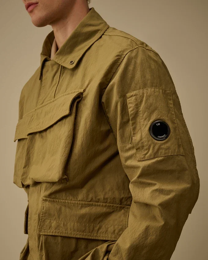 Veste en sergé avec fermeture à glissière pour les lunettes de soleil