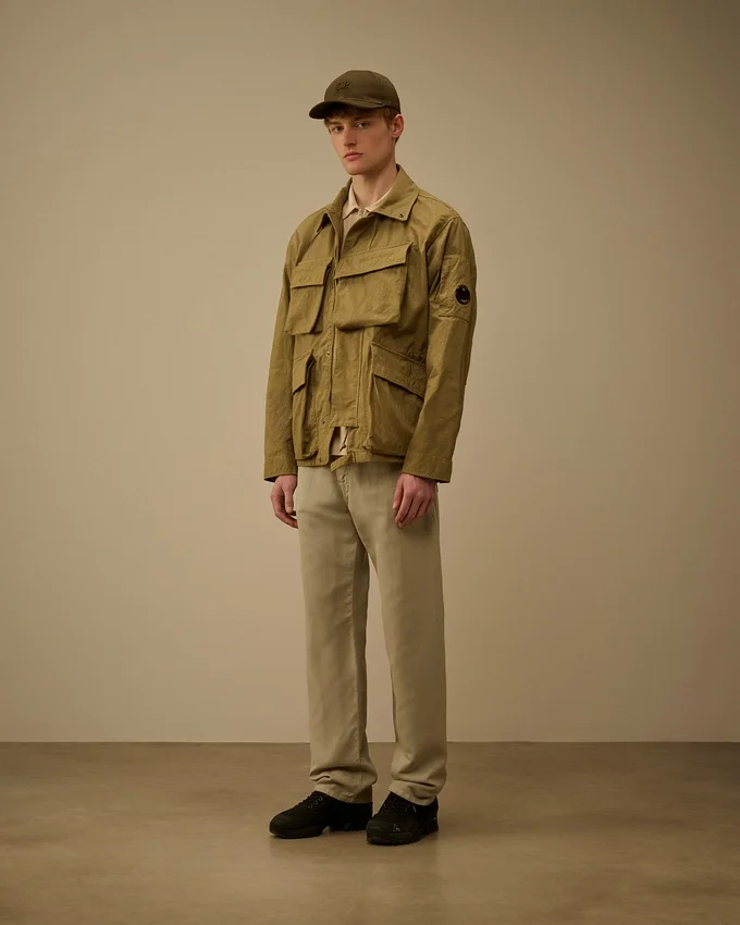 Veste en sergé avec fermeture à glissière pour les lunettes de soleil